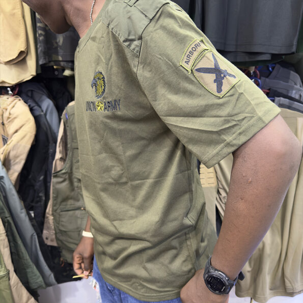Tactical Utility T-Shirt – Comfortable Outdoor Style with Shoulder Pockets