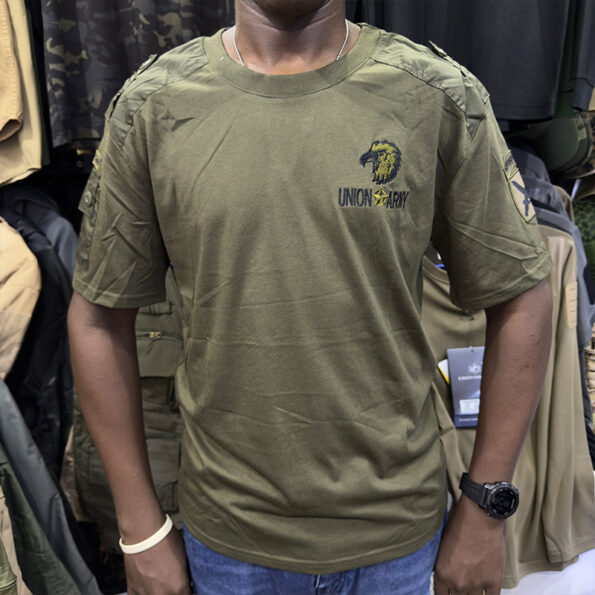 Tactical Utility T-Shirt – Comfortable Outdoor Style with Shoulder Pockets