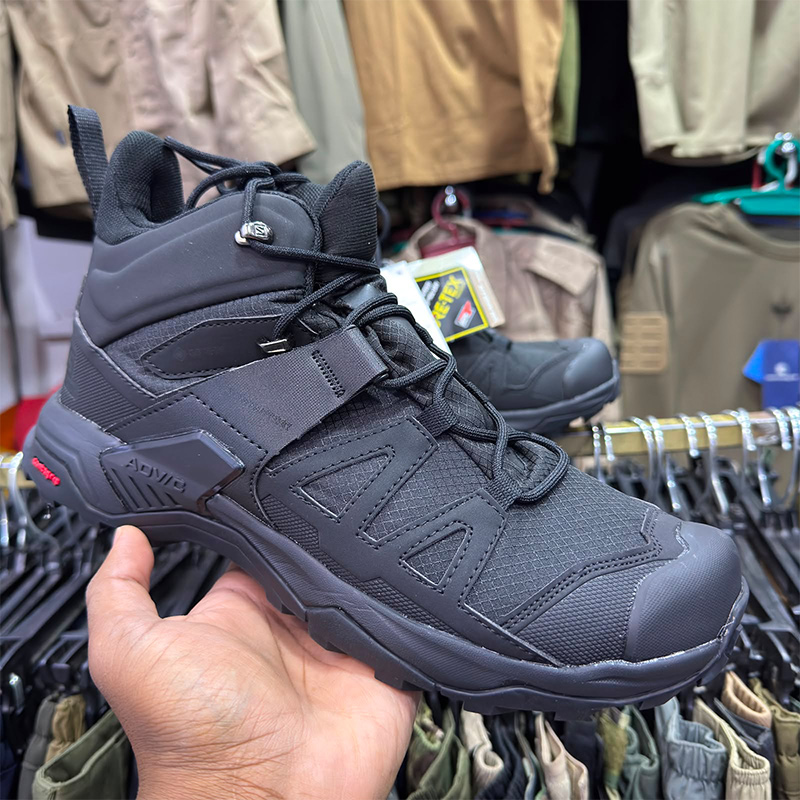 single-Salomon-Hiking-Shoes